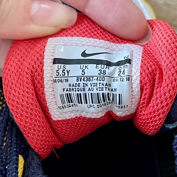 Exclusive Nike Air Max 95 (GS) X Foot Locker X Dallas Keuchel "Home" & "Away" - Picture 6 of 9